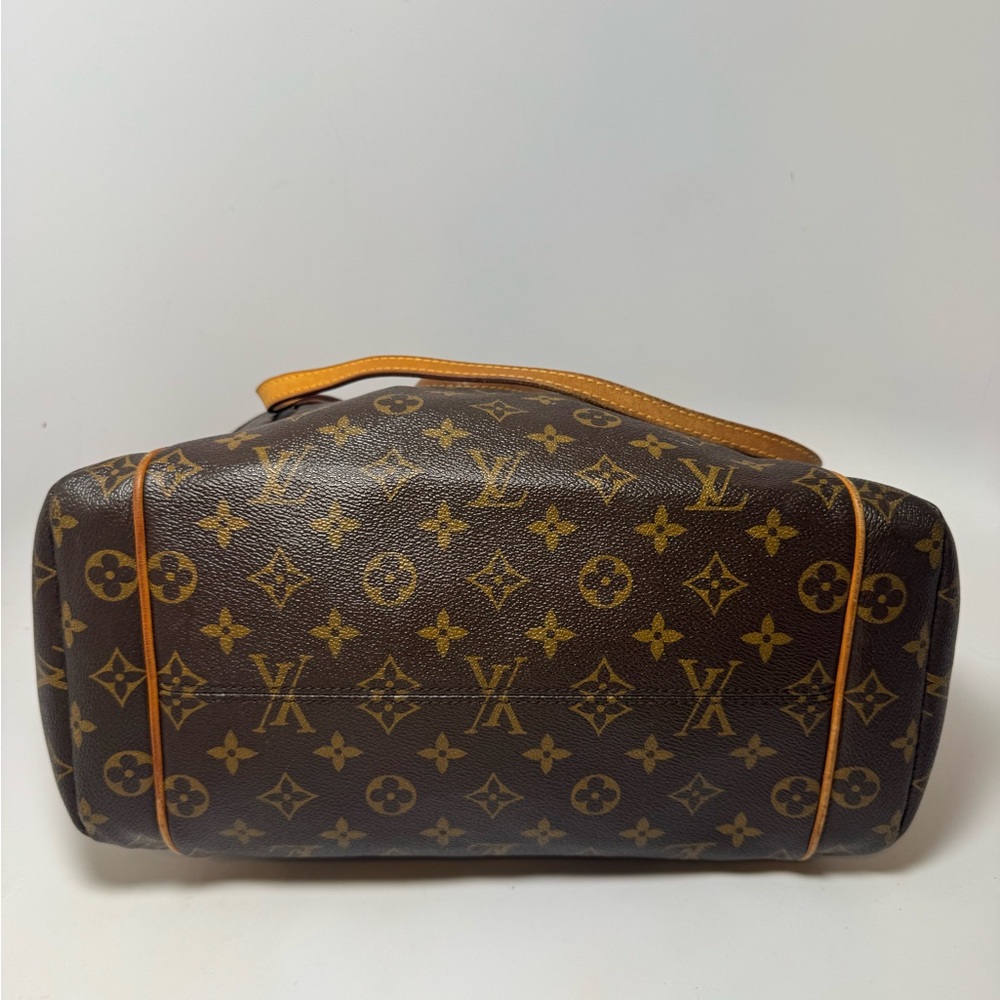 SOLD Louis Vuitton Totally MM Monogram Tote Bag - Picture 11 of 14